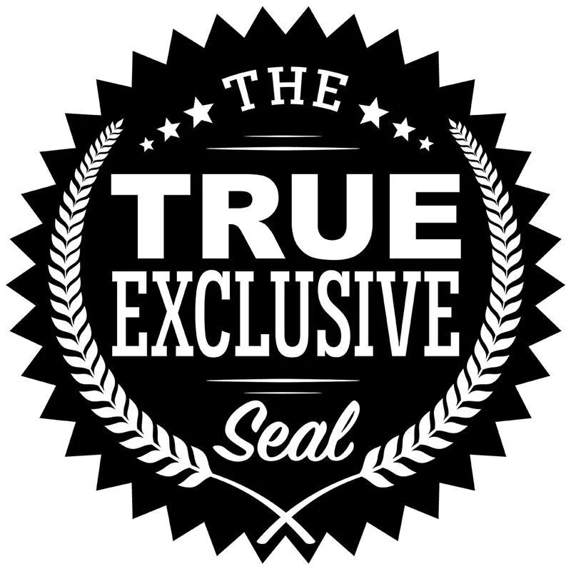 Catwoman 80th Anniversary JSC EXCLUSIVE Cover A - Image 3